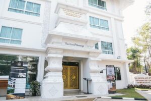 2 Hours Wow hatcha lanna package - Free transportation - Entering The Home: private room comfort and your pre-massage routine