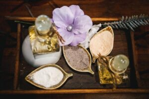 3 Hrs The Home Recommend Chiangmai Sha-Sha Relaxing - Free Transportation - Massage details that matter: Thai balm, oil, and herbal warmth