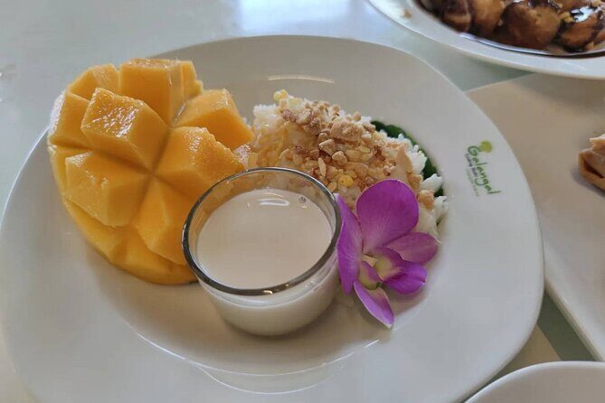 5 Hour Morning Thai Cooking Course - Organic garden walk: herbs and vegetables with real context