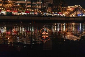 A Magical Evening in Chiang Mai: Private City Tour - The temple run: Wat Phra Singh then Wat Phan Tao