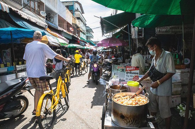 Authentic Chiang Mai 4-Hour Bicycle Tour with Northern Food - From market to dinner: the ride that turns snacks into a meal