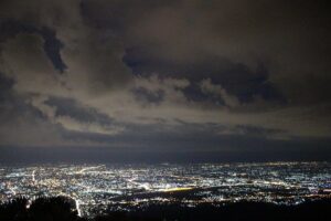 Best seller!! Amazing Night tour, Doi Suthep + Wat umong - Top Must visit! - Pickup and the Drive: The Easy Part That Sets the Tone