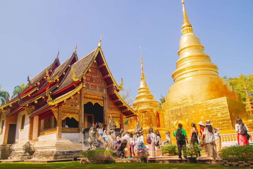 Chiang Mai: 3 Hour Old City and Temples Guided Walking Tour - Wat Chedi Luang: the Old City’s giant stupa at the start