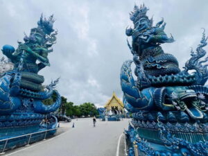 Chiang Mai: Chiang Rai Highlights in One Day - Getting There: The Morning Start at Thapae Gate