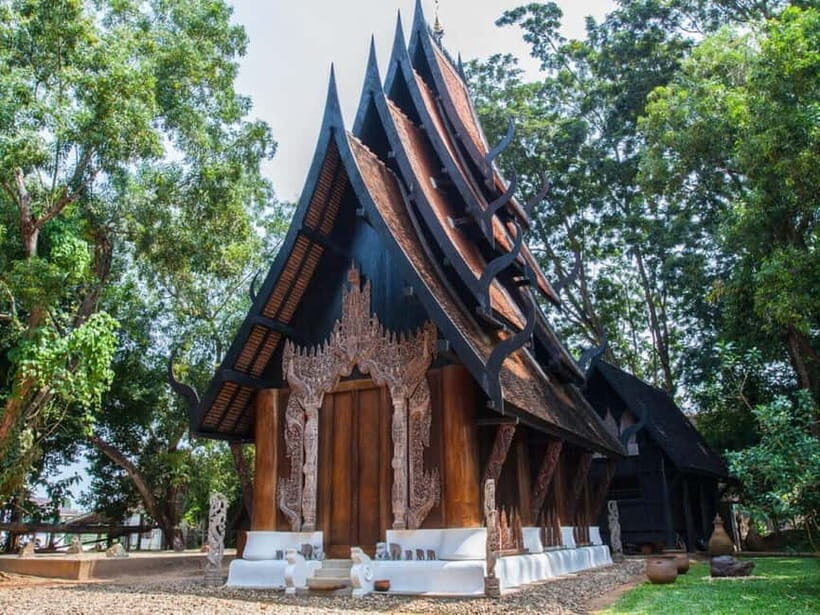 Chiang Mai: Chiang Rai White, Blue & Black Temples Day Tour - Group Size, Guide Style, and Why It Changes the Trip