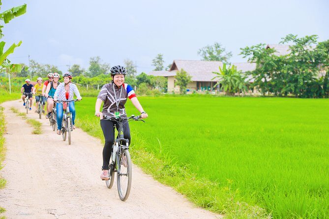 Chiang Mai Countryside Guided Bike Tour - Lamphun and Wat Phra That Hariphunchai: temple time without the rush