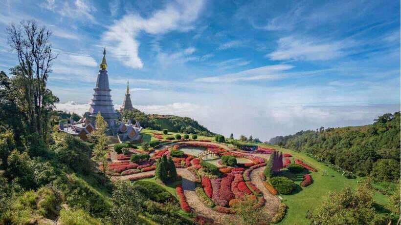 Chiang Mai: Doi Inthanon National Park and Pha Dok Siew Trek - The Twin Pagodas: royal architecture with garden-and-view rewards