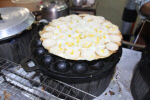 Chiang Mai: Evening Local Street Food Market Tour - What you’ll actually taste: Northern Thai hits and sweet finales
