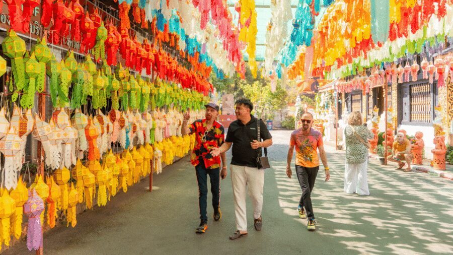 Chiang Mai: Historical and Culture Exploration Walking Tour - Wat Phra Singh: Northern Art, Lai Kam, and the Dragon-Year Pagoda