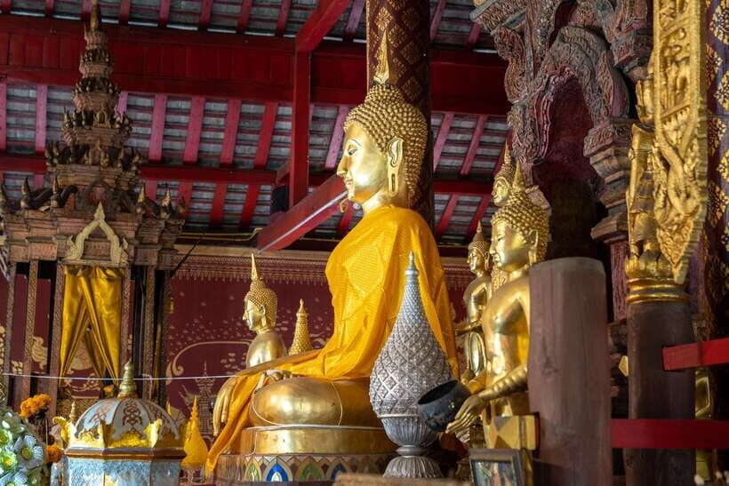 Chiang Mai: Private Historic Old City Bike Tour - Night - Market Stop + Snack Tasting: Food You’d Miss Without Help