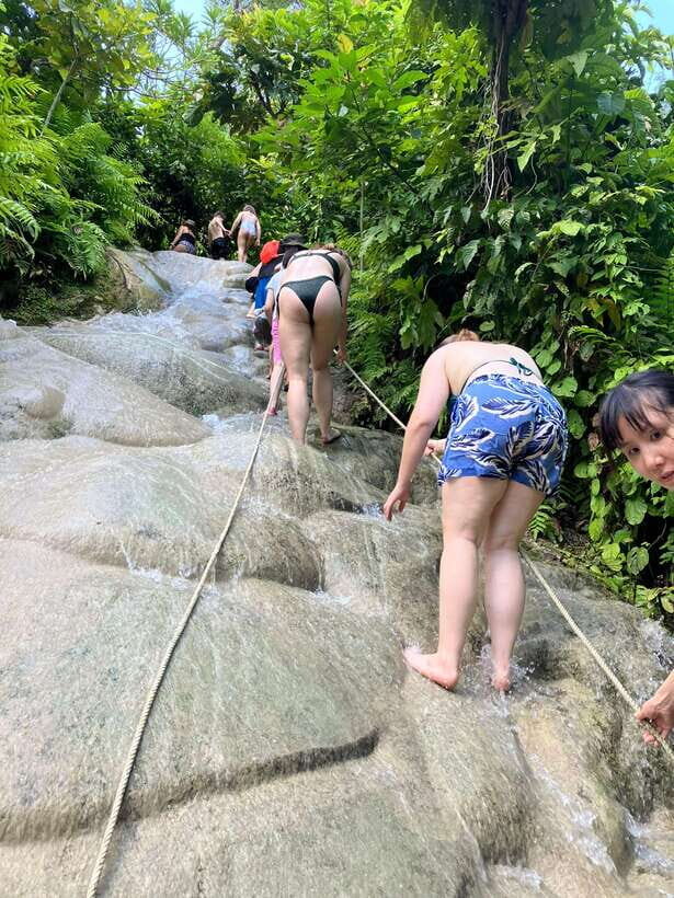 Chiang Mai: Sticky Waterfall scenic loop unseen lake &temple - Mae Kuang Dam viewpoint and the hanging bridge photo stop
