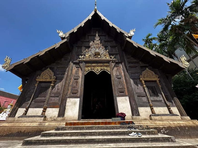 Chiang Mai: Temple And City Walking Tour Part I - Wat Chedi Luang: ruins, meaning, and the earthquake scar