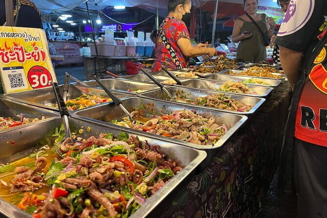 Chiang Mai Temples and Market Tuk Tuk Night Tour - Wat Phan Tao: an old-timer next to Chedi Luang