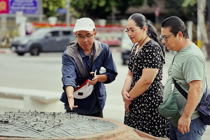 Chiang Mai Temples Visit Walking Tour with Ex-Monk Guide Part 1 - Three Kings Monument: the meeting point that sets the tone