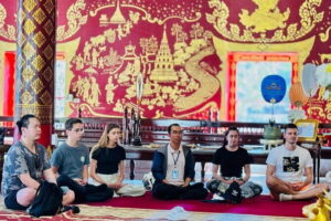 Chiang Mai Temples Visit Walking Tour with Ex-Monk Guide Part 2 - Stop 1: Three Kings Monument orientation and route setup