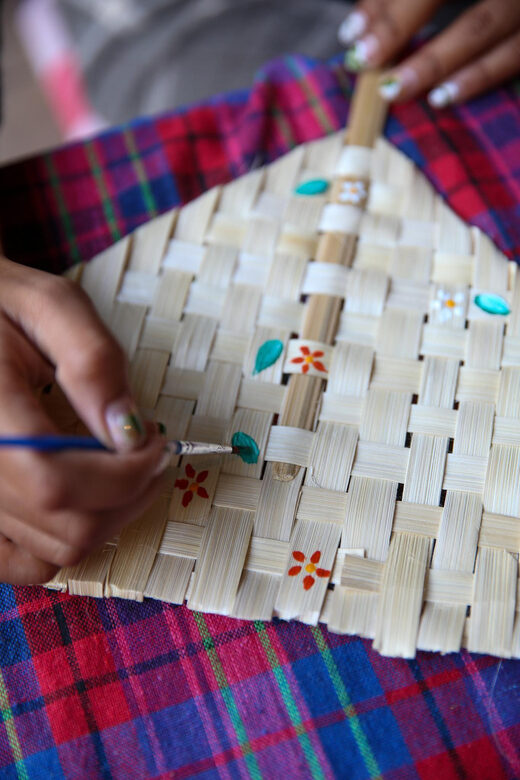 Chiang Mai : Traditional Lanna Bamboo Fan Weaving - Starting With Lanna Bamboo Weaving: What the First Minutes Are For
