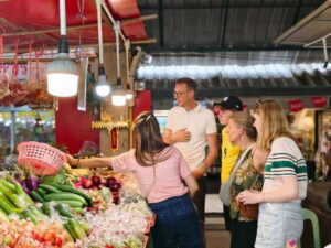 Chiang Mai: Traditional Thai Cooking Class with Market Tour - Your 4-Hour Flow: Pickup, Market, Then 6 Dishes