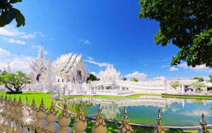 Chiang Mai: White, Blue & Big Buddha Temples in Chiang Rai - Getting There from Chiang Mai: The 12-Hour Rhythm You Should Plan Around
