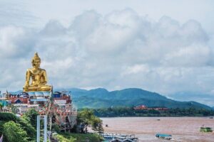 Chiang Rai One Day: White Temple, Golden Triangle, Akha Hilltribe - Wat Rong Khun (White Temple): World-Class Art, Tight Time Window