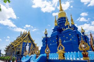 Chiang Rai Temples Day Trip from Chiang Mai - Meeting point and time reality: don’t let Chiang Mai traffic win