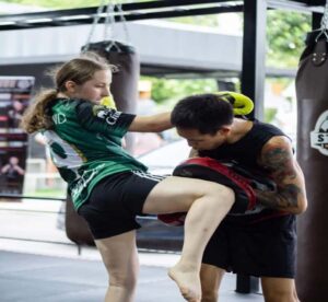 Chiangmai : Muay Thai Training academy - Warm-Ups, Pads, and Traditional Technique Corrections