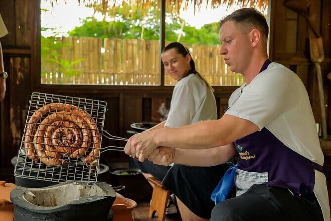 Cook Local Northern Thai Food in Traditional House - Market Morning in Chiang Mai: Choosing Ingredients the Northern Thai Way