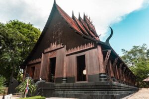 Golden Triangle, White, Black, Blue Temple Full Day Tour From Chiang Mai - The Real Story on the Drive: Curves, Time, and Van Comfort