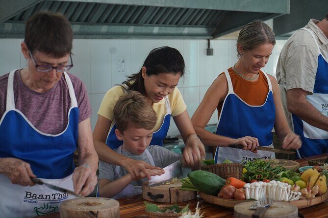 Half Day Guided Thai Cooking Class in Chiang Mai - Getting to the school in Chiang Mai without stress