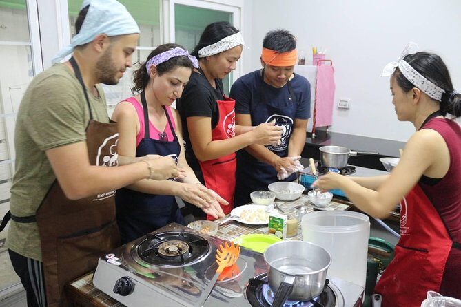Half Day Morning Cooking Class with Market Tour in Chiang Mai - Kad Kom Market: where you learn to spot the ingredients that matter