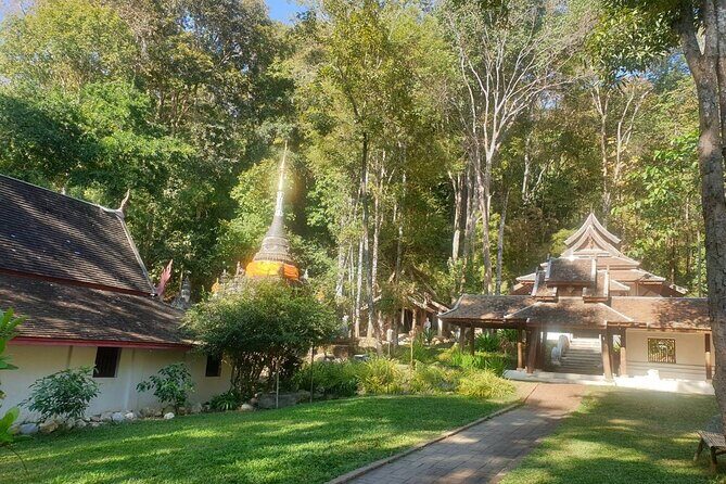 Half Day Morning Wat Pha Lat & Wat Phra That Doi Suthep Tour - Value for $24: What You’re Paying For (and What You’re Not)