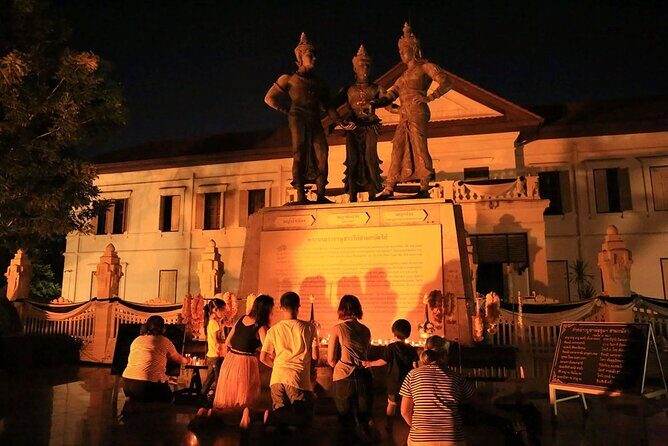 Half-Day Private Night Tour by Tuk Tuk in Chiang Mai City - Wat Phra Singh: gardens, northern Thai style, and temple etiquette