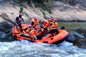 Khampan Rafting: White Water Rafting Guided Adventure in Chiang Mai - The lunch break: vegetarian and not an afterthought