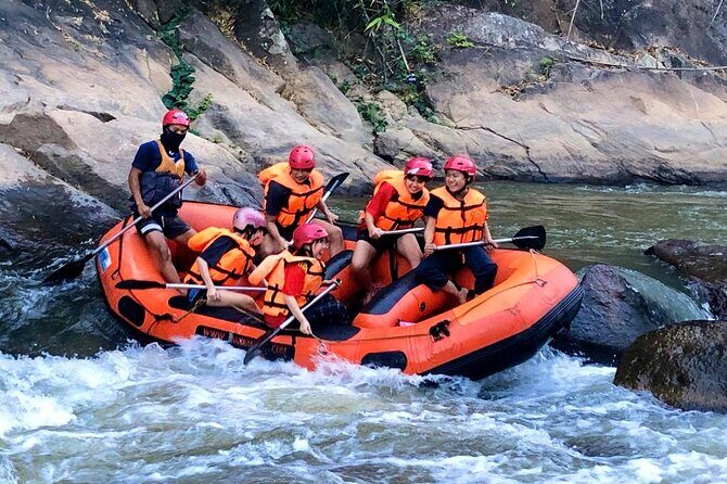 Khampan Rafting: White Water Rafting Guided Adventure in Chiang Mai - The lunch break: vegetarian and not an afterthought