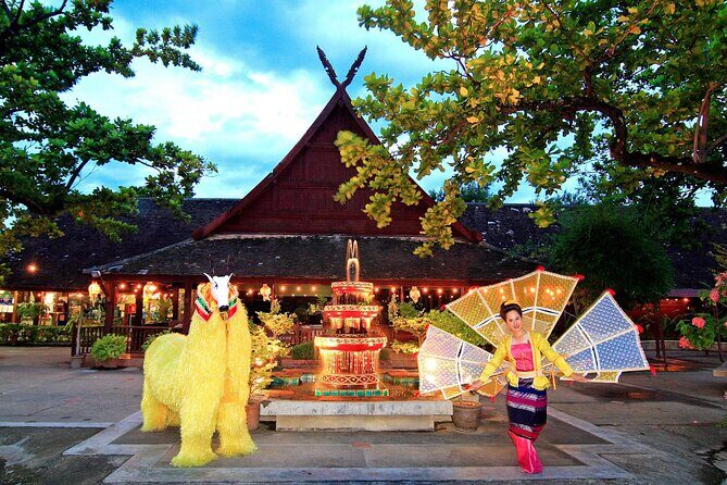 Khantoke Dinner and Cultural Show At Old Chiang Mai Cultural Center - The khantoke dinner: northern Thai food, served like a family meal