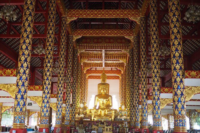Lady Driver and Guide - Wat Sri Suphan, the Silver Temple: what makes it special
