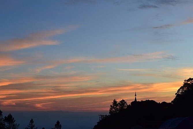 Mount Doi Inthanon National Park Sunrise and Hiking - Food and coffee: the breakfast box, khao soi lunch, and why it matters
