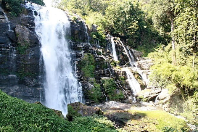 One day Doi Inthanon National Park & Trekking on Kew Mae Pan - Angkha Nature Trail at Doi Inthanon: Rhododendrons and Easy Walking