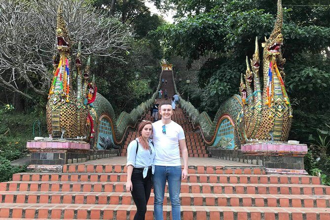 Private Chiang Mai Temple Tour with Doi Suthep and Wat Umong - Lunch in a local Chiang Mai restaurant (and vegetarian backup)