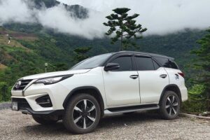 Private Luxury Car rental + English speaking driver: - How to build a smart custom itinerary (without wasting hours in the car)