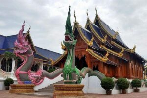 Private tour Chiang Dao cave ,Temples,Sticky waterfall - Price and value: why $123.75 can still feel fair