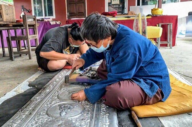 Talk to Buddhist monk & craft work in temple - Wat Suan Dok: flower garden temple and your private Buddhist chat