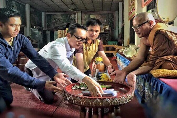 Talk to Buddhist monk & craft work in temple - Simple packing and etiquette tips that help the day go smoothly