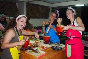 Tomyumthai Cooking Class in Chiang Mai - Cooking time: choosing your dishes and getting real step-by-step help