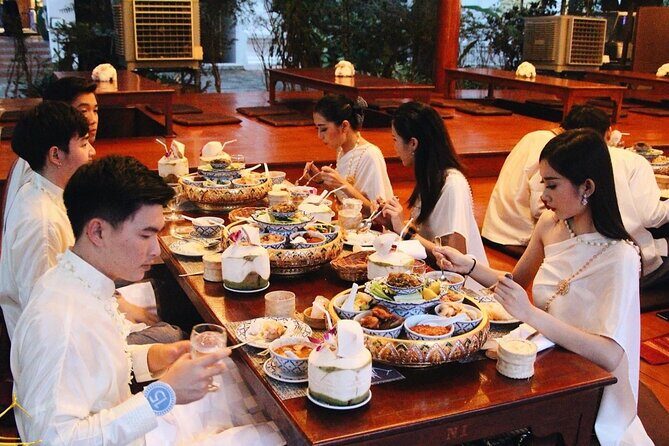 Traditional Khantoke Dinner & Cultural Show Tour in Chiang Mai - Key things to know before you go