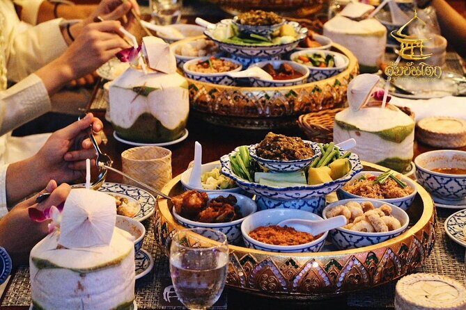 Traditional Khantoke Dinner & Cultural Show Tour in Chiang Mai - Timing, tickets, and getting there by 7pm